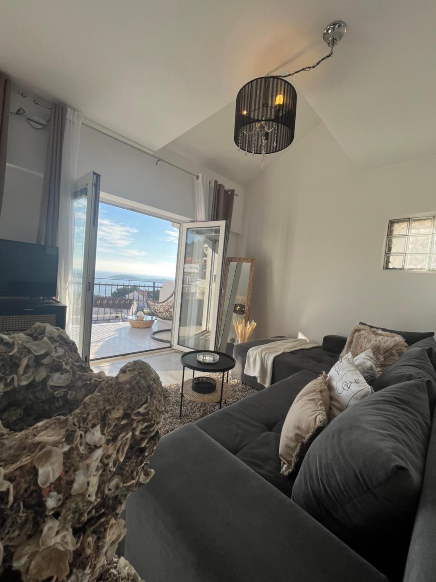 Apartma Tino *