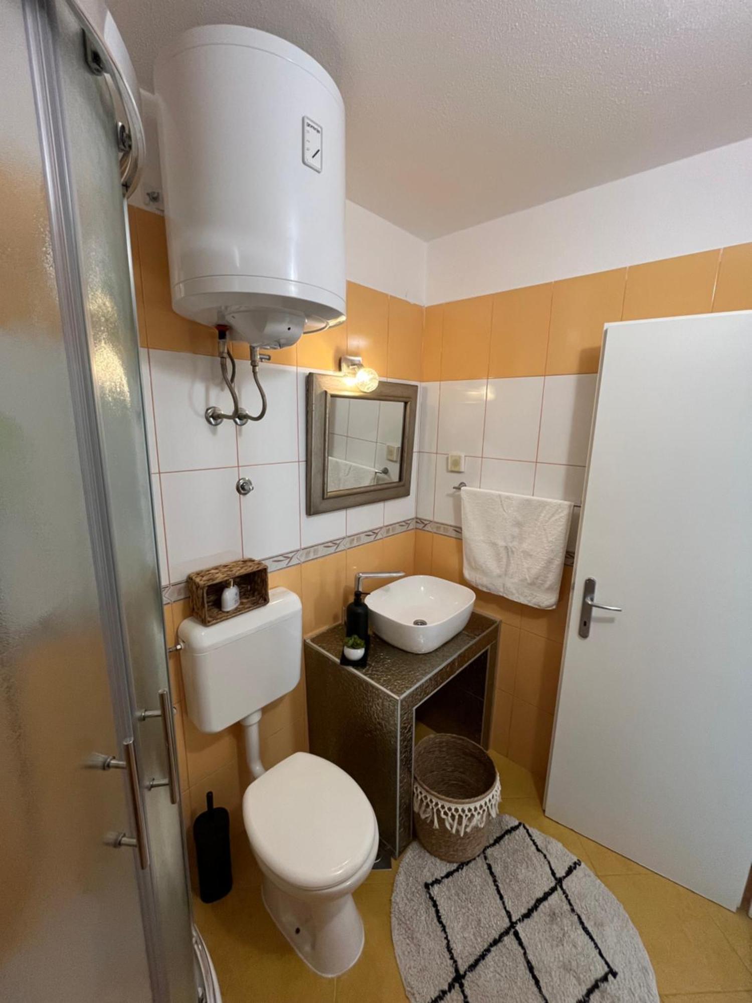 Apartma Tino *